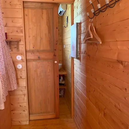 La Roulotte De Plajoulet ゲストハウス