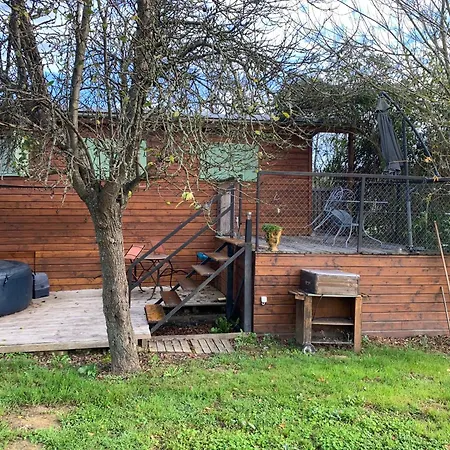 Πανσιόν La Roulotte De Plajoulet *