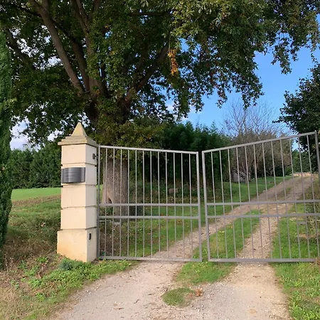 La Roulotte De Plajoulet Πανσιόν Mirepoix (Ariege)